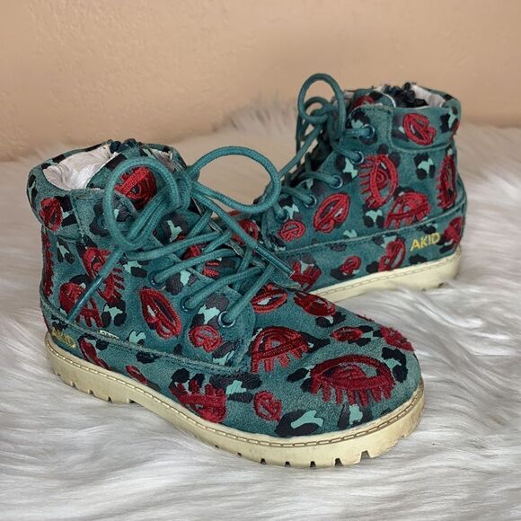 AKID Leather Embroidered Eye & Lips Boots Size 10C - Picture 1 of 11